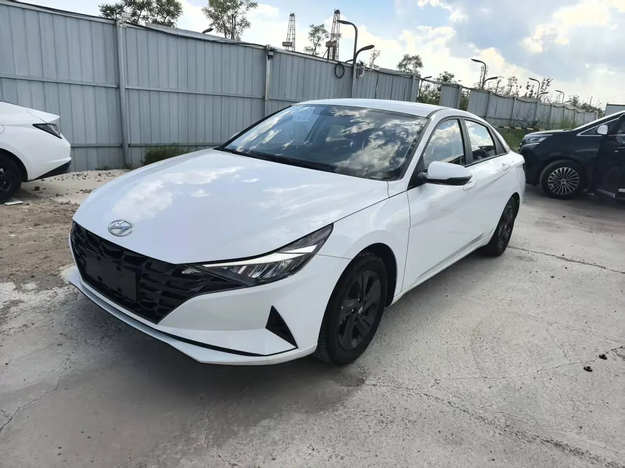 Hyundai 2023 Elantra -3-compartment 1.5 Stepless GLS Leading Edition Automatic Gear - View 1