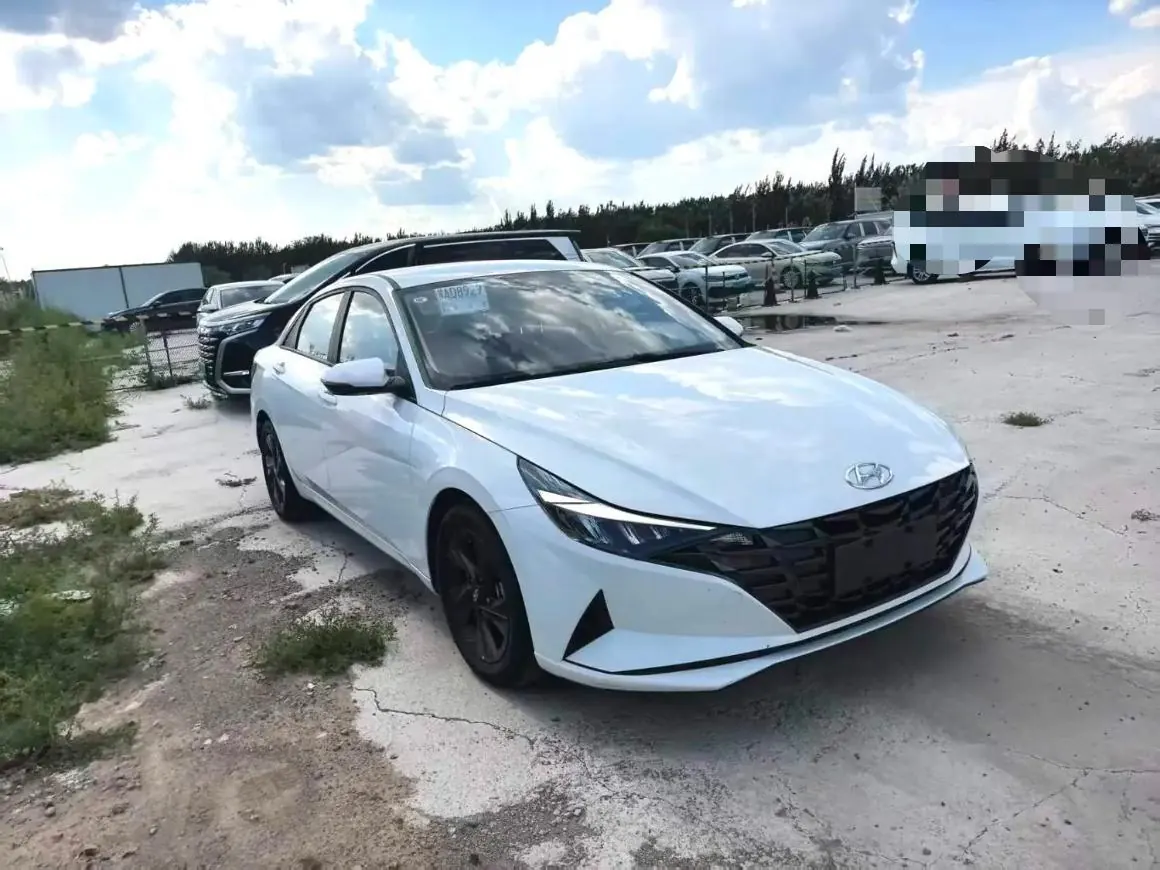 Hyundai 2023 Elantra -3-compartment 1.5 Stepless GLS Leading Edition Automatic Gear 2