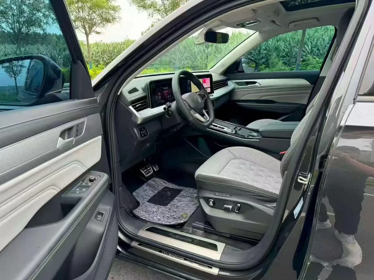 Volkswagen 2023 model tour R-Line 2.0TSI 380TSI four-wheel drive parade version automatic gear 3