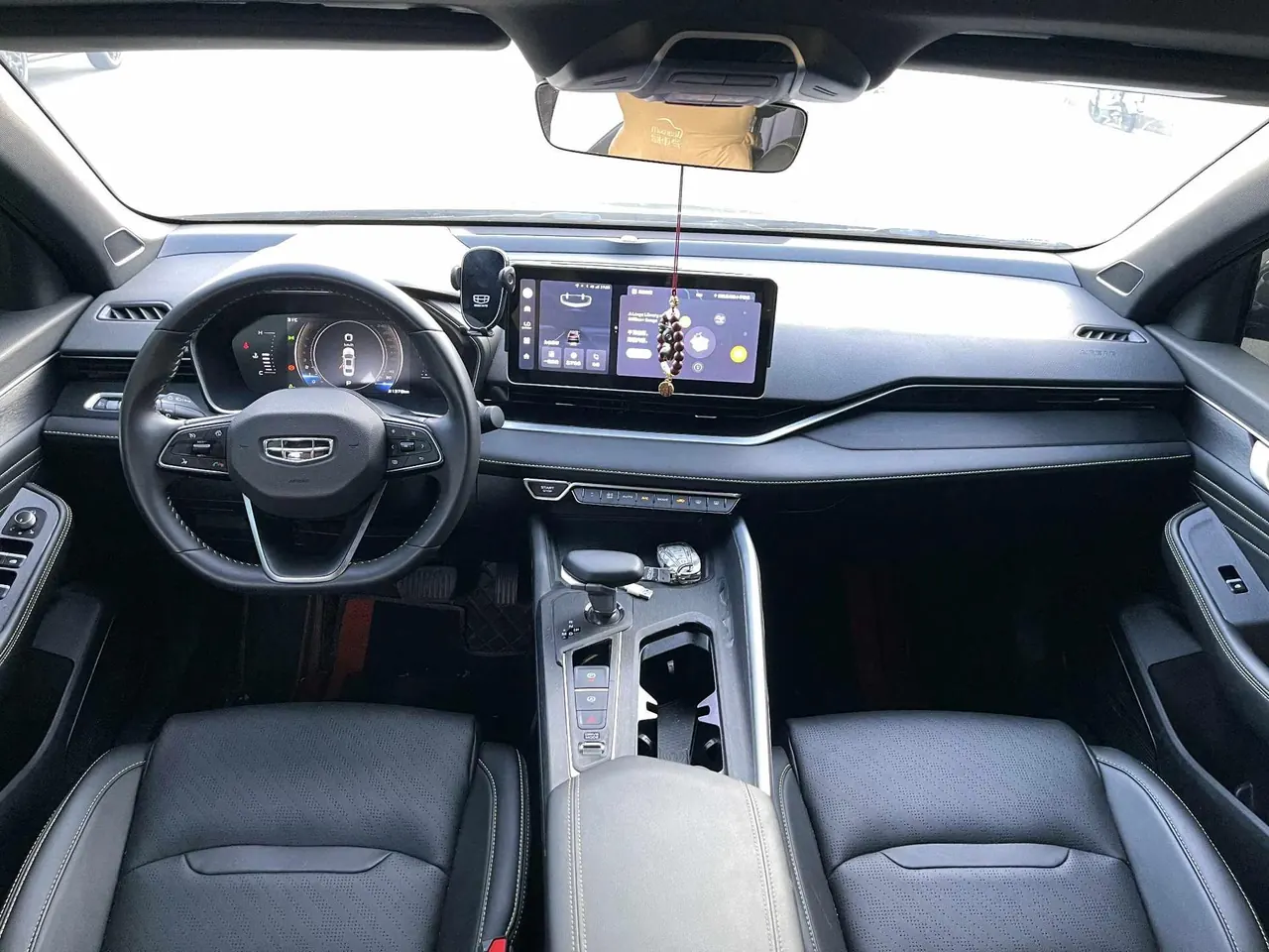 Geely 2023 xingrui 1.5TD rocking version of automatic gear 8