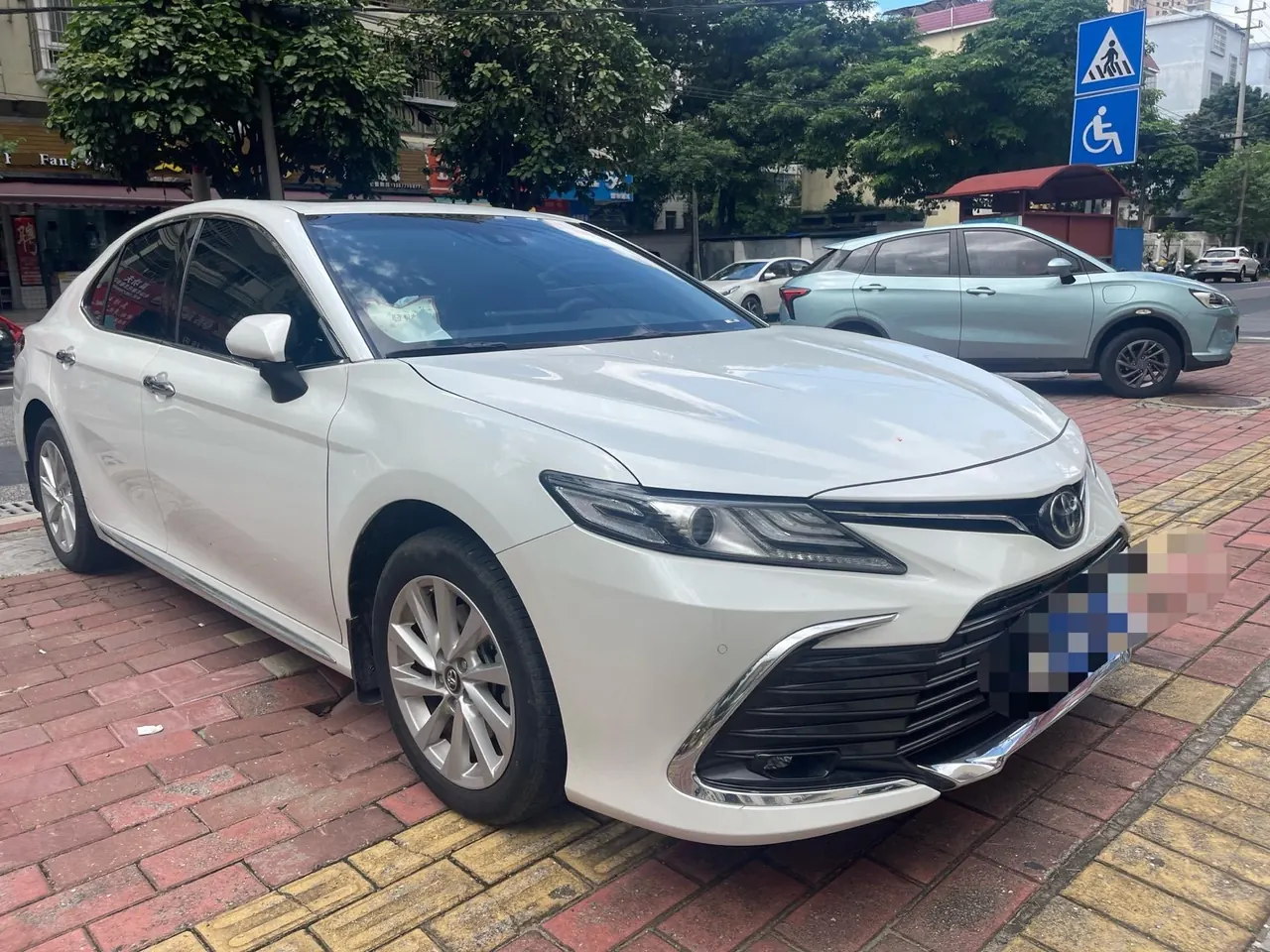 Toyota 2023 Camry 2.0G Stepless Deluxe Edition Automatic Gear 2