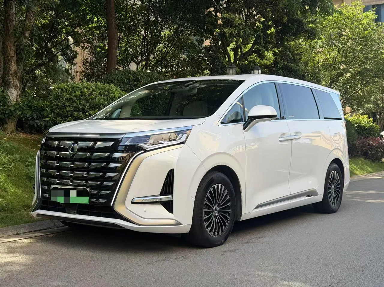 Open image lightbox: Denza 2022 Denza D9 DM-i 1.5T stepless 970 four-wheel drive flagship automatic gear