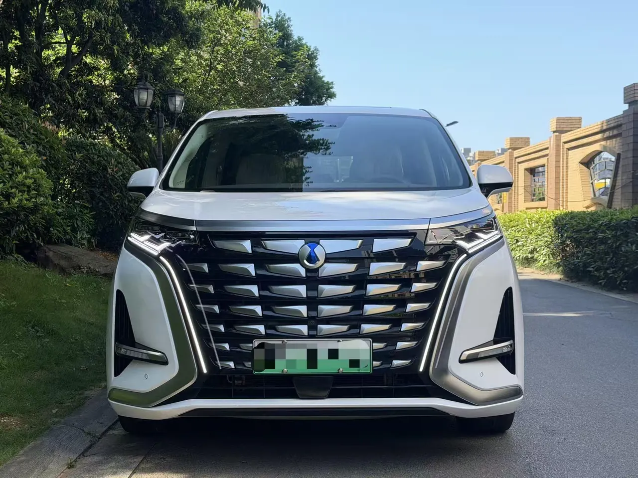 Denza 2022 Denza D9 DM-i 1.5T stepless 970 four-wheel drive flagship automatic gear 2