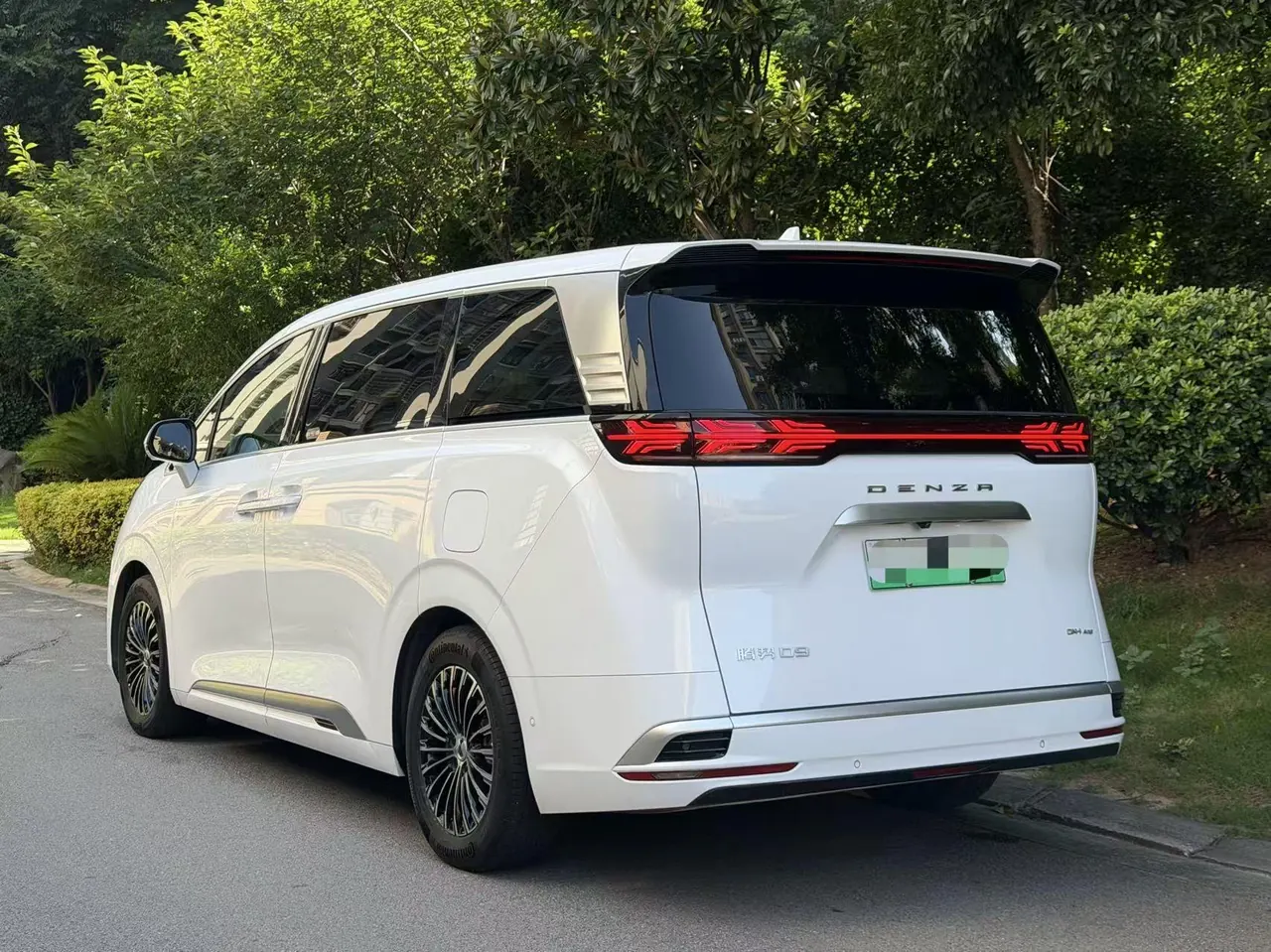 Denza 2022 Denza D9 DM-i 1.5T stepless 970 four-wheel drive flagship automatic gear 4