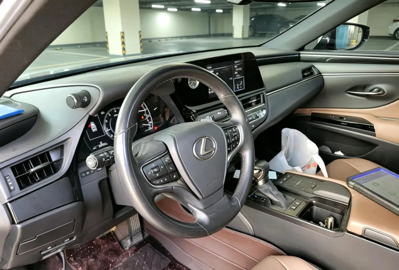 Lexus ES (Imported) 2020 ES200 2.0 Stepless Premium Edition Automatic Gear 3
