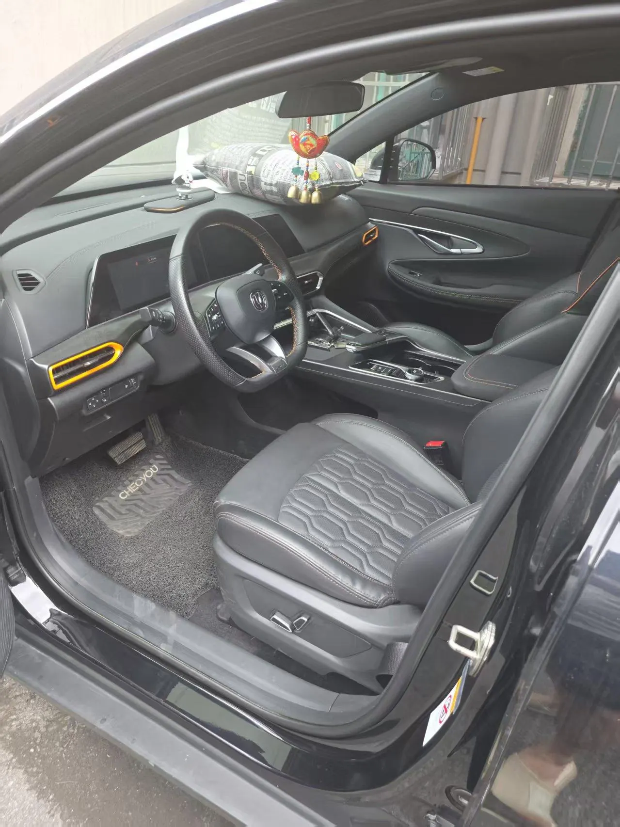 ChangAn 2022 UNI-T 1.5T honorable automatic gear 4