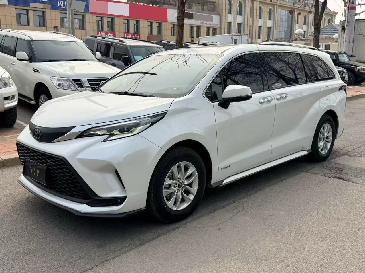 Toyota 2023 Grevia HYBRID 2.5 Stepless Comfort Edition Automatic Transmission - View 1
