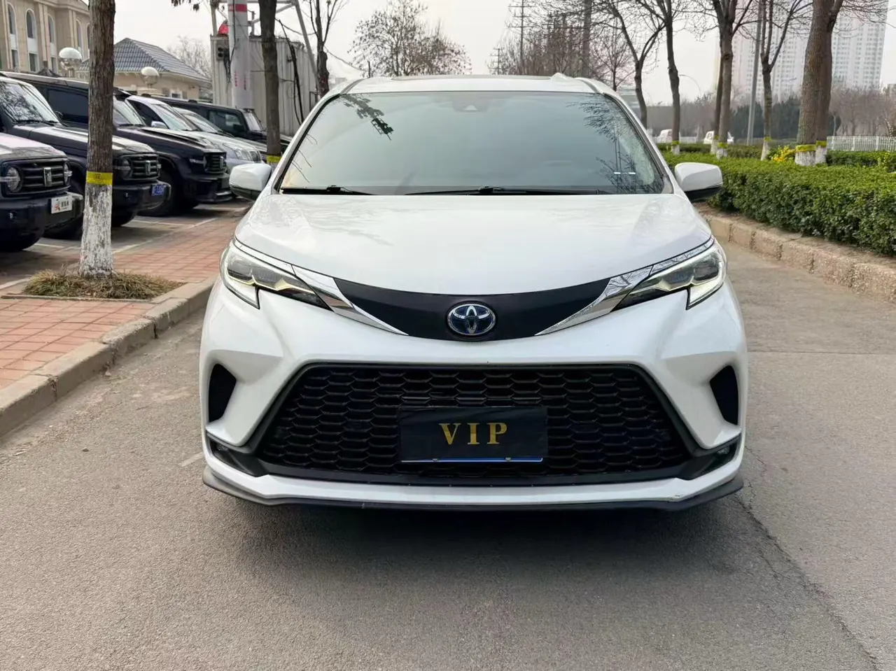 Toyota 2023 Grevia HYBRID 2.5 Stepless Comfort Edition Automatic Transmission 2