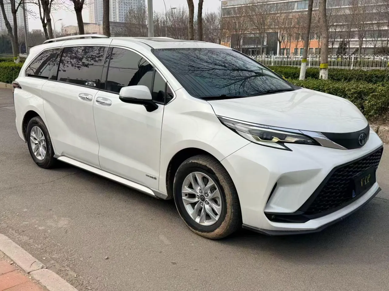 Toyota 2023 Grevia HYBRID 2.5 Stepless Comfort Edition Automatic Transmission 3