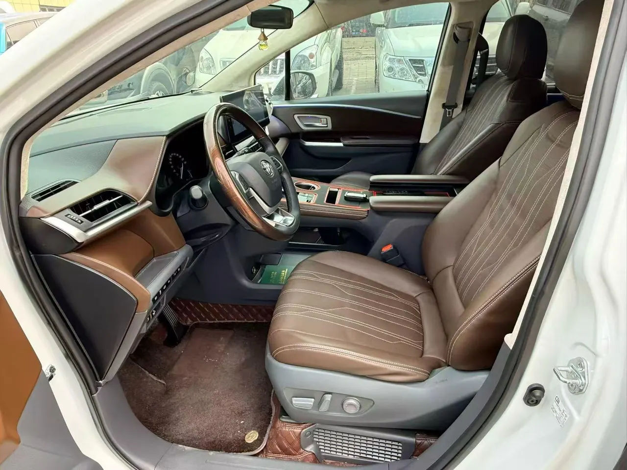 Toyota 2023 Grevia HYBRID 2.5 Stepless Comfort Edition Automatic Transmission 4