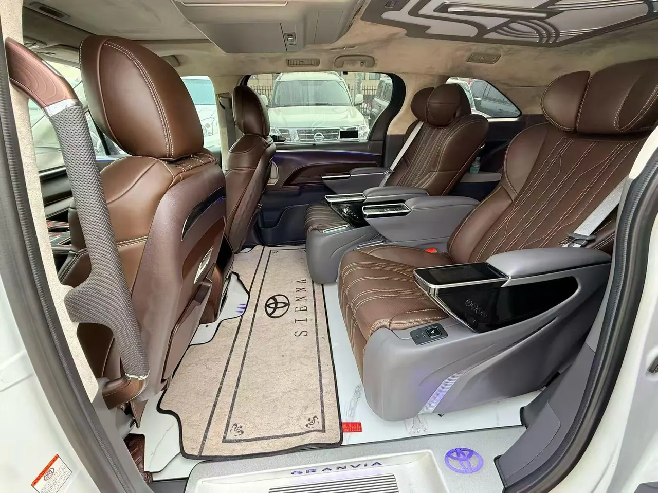 Toyota 2023 Grevia HYBRID 2.5 Stepless Comfort Edition Automatic Transmission 5