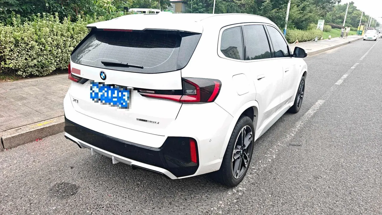 BMW 2023 X1 sDrive25Li 2.0T M sports suit automatic gear 2