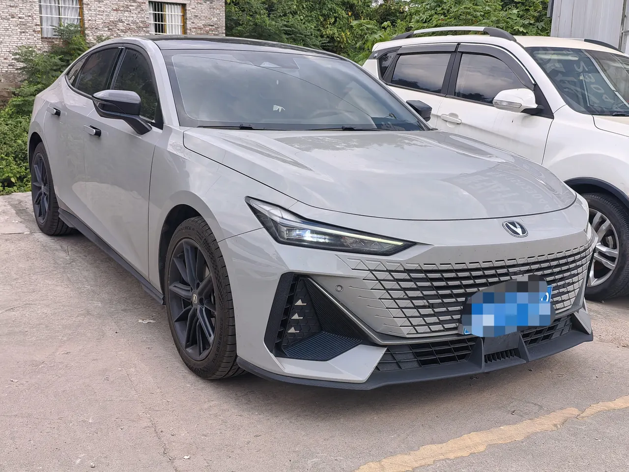 ChangAn 2023 UNI-V 1.5T honorable automatic gear 2