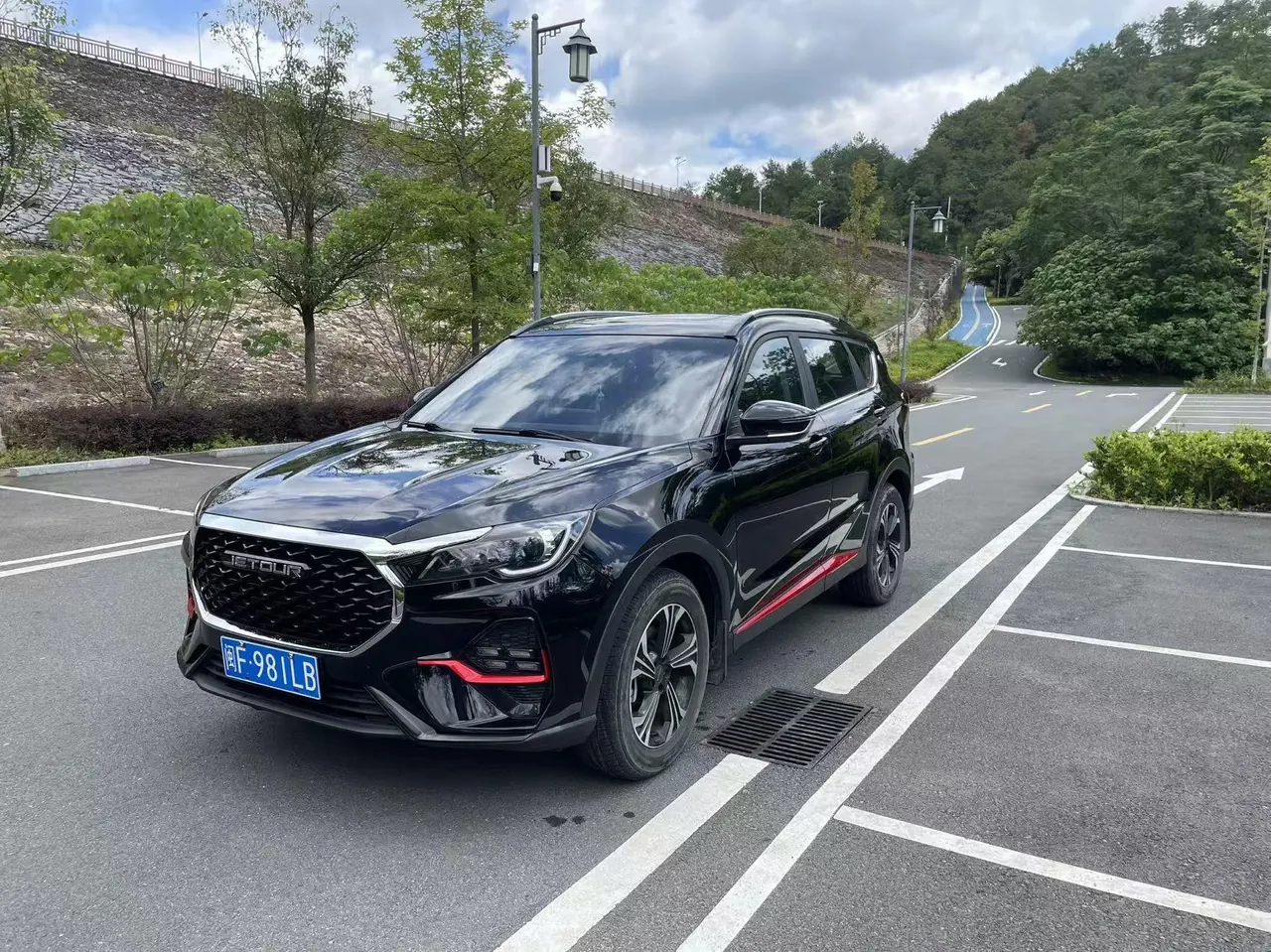 Jetour 2023 X70 1.5T Dream Edition 7-seat Automatic Gear - View 1
