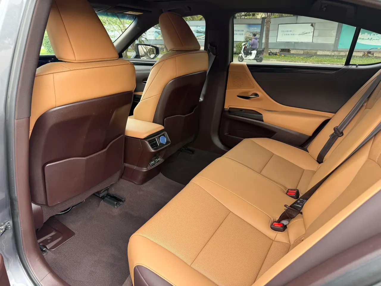 Lexus ES (Imported) 2020 ES200 2.0 Stepless Premium Edition Automatic Gear 7