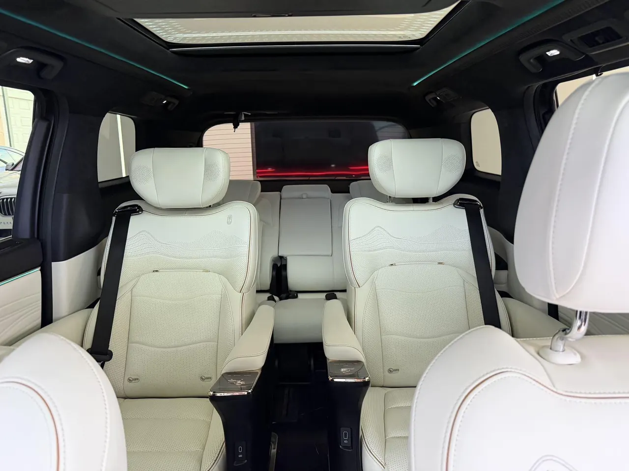 Chuanqi 2023 M8 Double Engine 2.0T Stepless Master Series Royal Zun Automatic Gear 7
