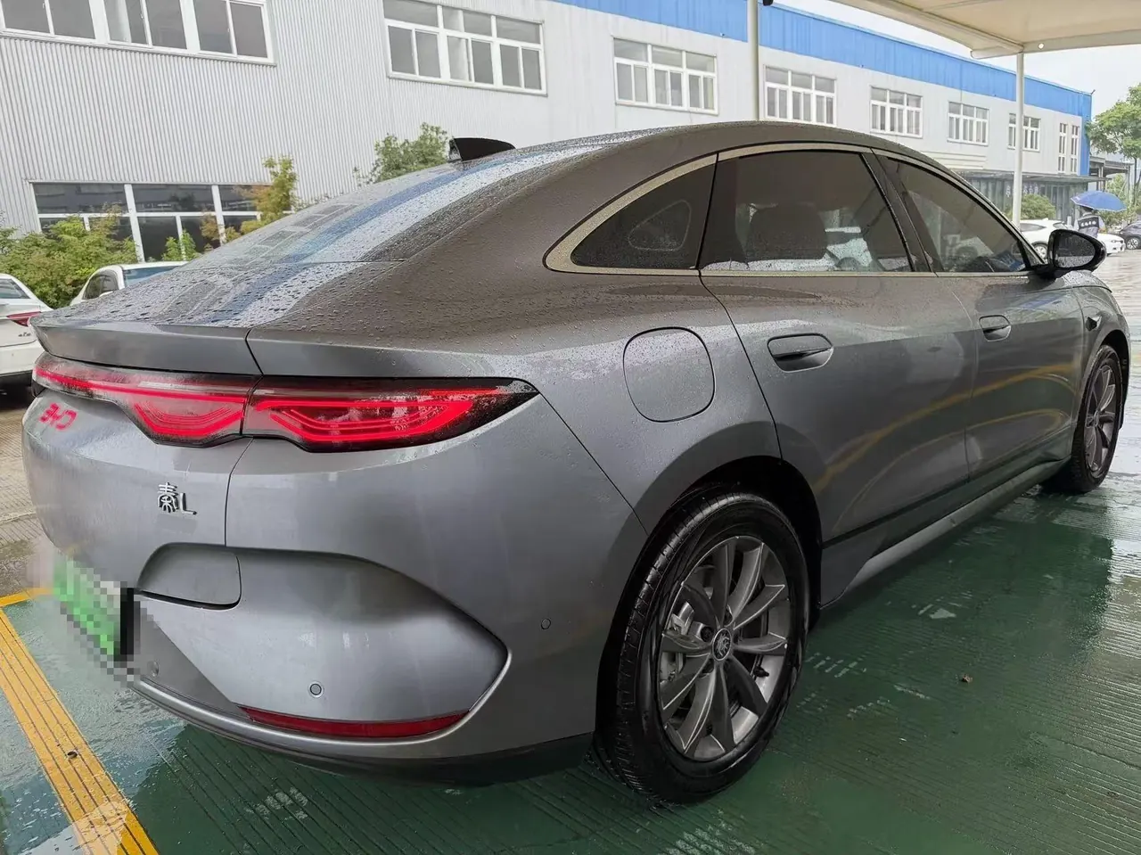 BYD 2025 Qin L EV 470KM Leading Automatic Gear 2