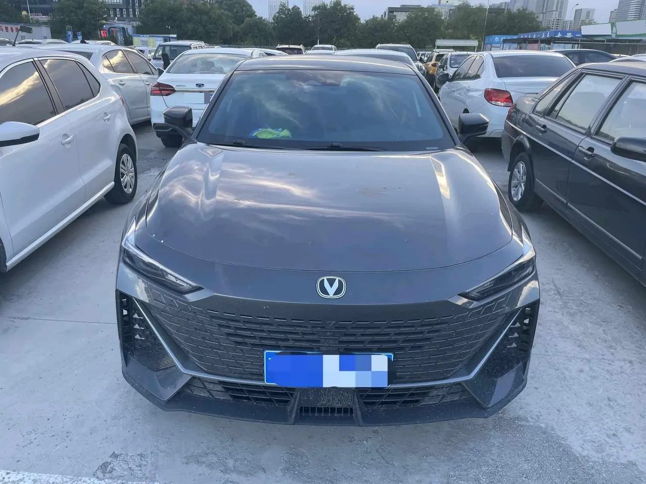 ChangAn 2023 UNI-V 1.5T honorable automatic gear 2