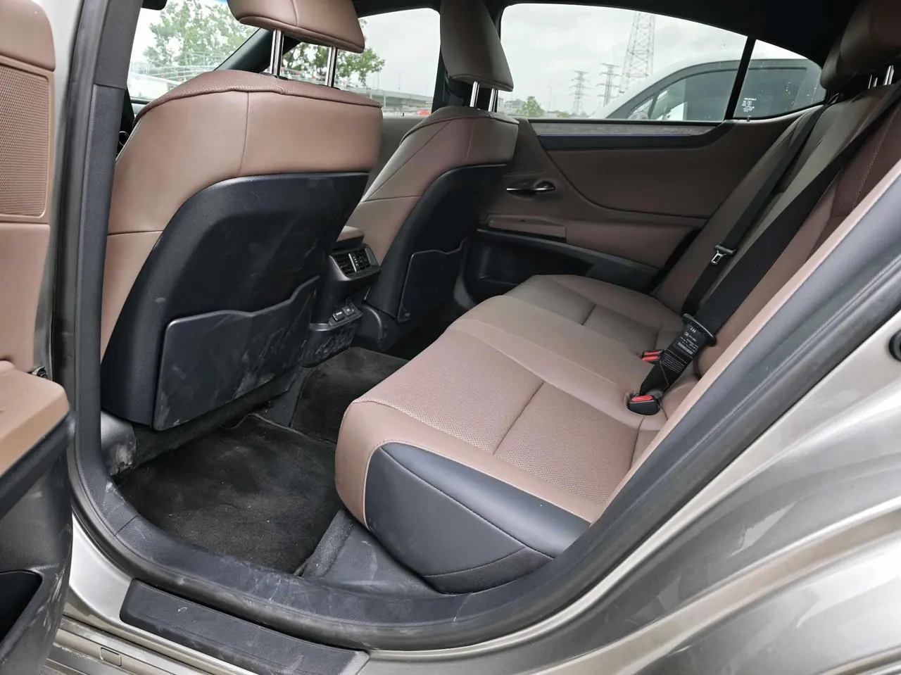 Lexus ES (Imported) 2025 ES200 2.0 Stepless Edition Automatic Gear 8