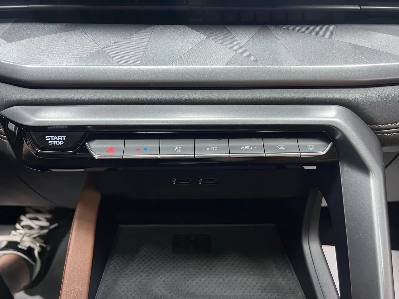 Geely Vision SUV(X6) 2021 Vision X6 Pro 1.4T Premium Automatic 10