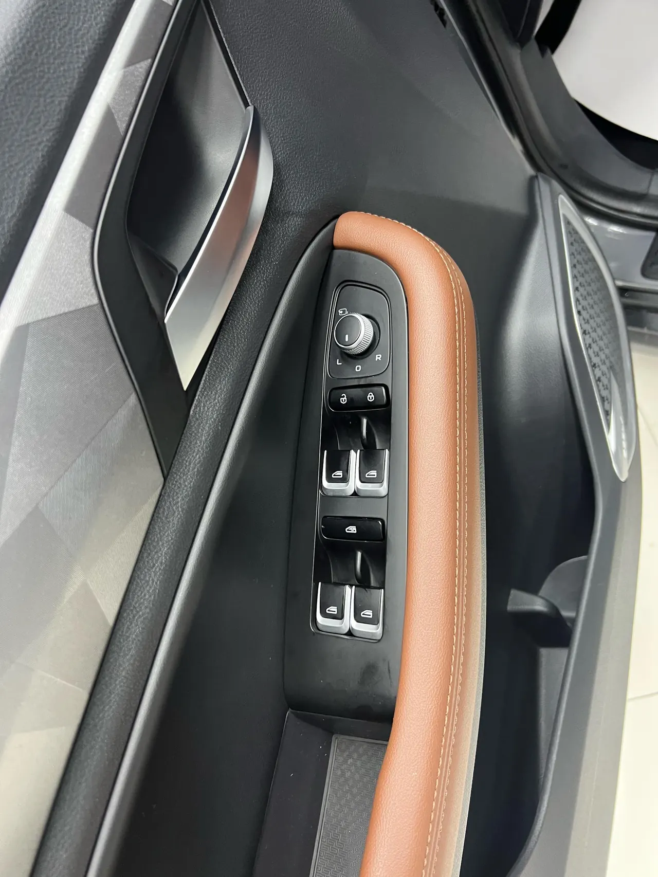 Geely Vision SUV(X6) 2021 Vision X6 Pro 1.4T Premium Automatic 7