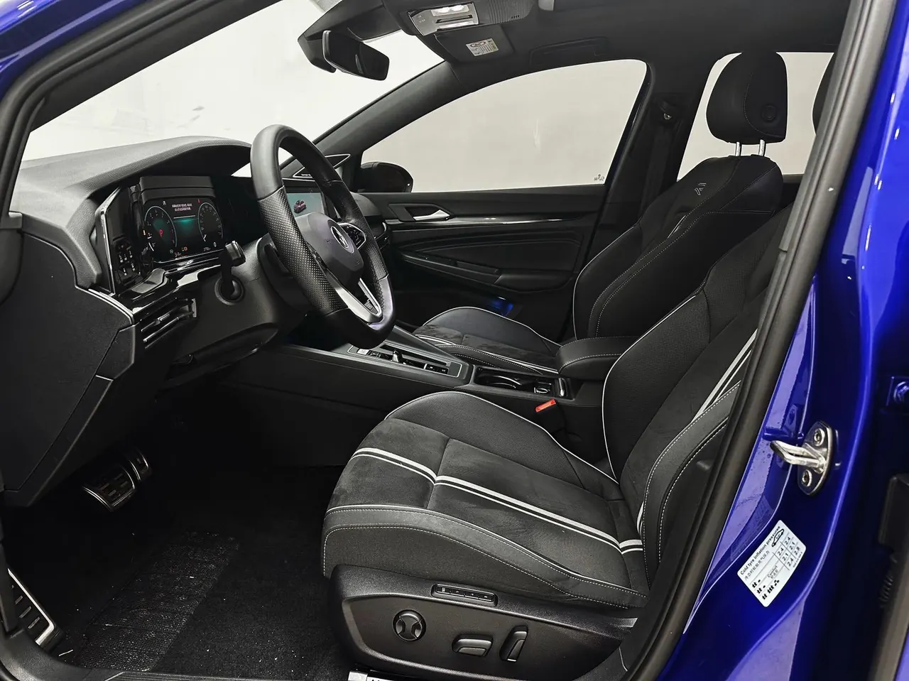 Volkswagen 2021 Golf 8 R-Line 1.4TSI 280TSI Automatic 11