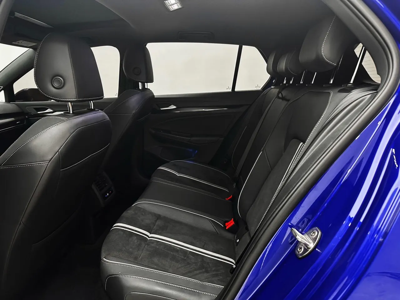 Volkswagen 2021 Golf 8 R-Line 1.4TSI 280TSI Automatic 13