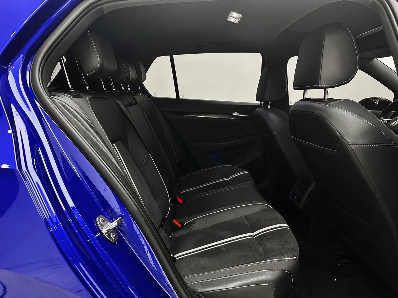 Volkswagen 2021 Golf 8 R-Line 1.4TSI 280TSI Automatic 14