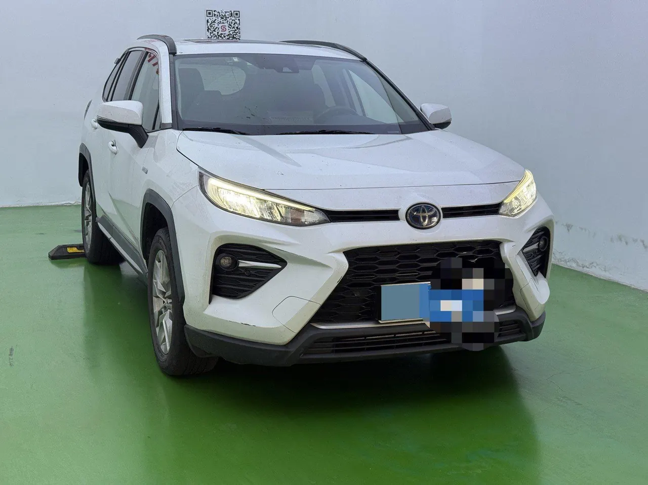 Toyota 2020 Weilanda Dual Engine 2.5 Stepless Four-wheel Drive Deluxe Automatic Gear 2