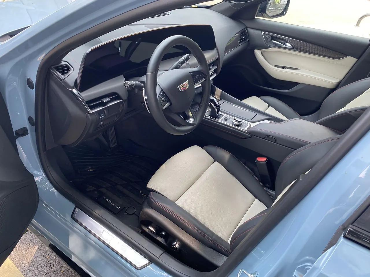 Cadillac 2025 CT5 2.0T 28T Track Performance Edition Peak Track Optional Package Automatic Gear 4