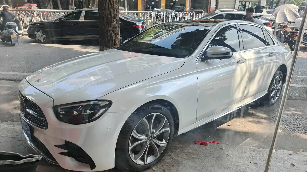 Mercedes Benz E Class 2022 E 300 L 2.0T Sports Fashion (Change 2) Automatic Gear - View 1