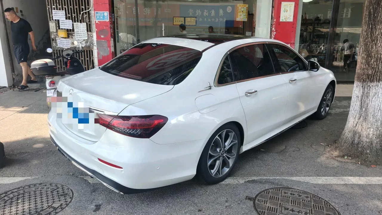 Mercedes Benz E Class 2022 E 300 L 2.0T Sports Fashion (Change 2) Automatic Gear 4