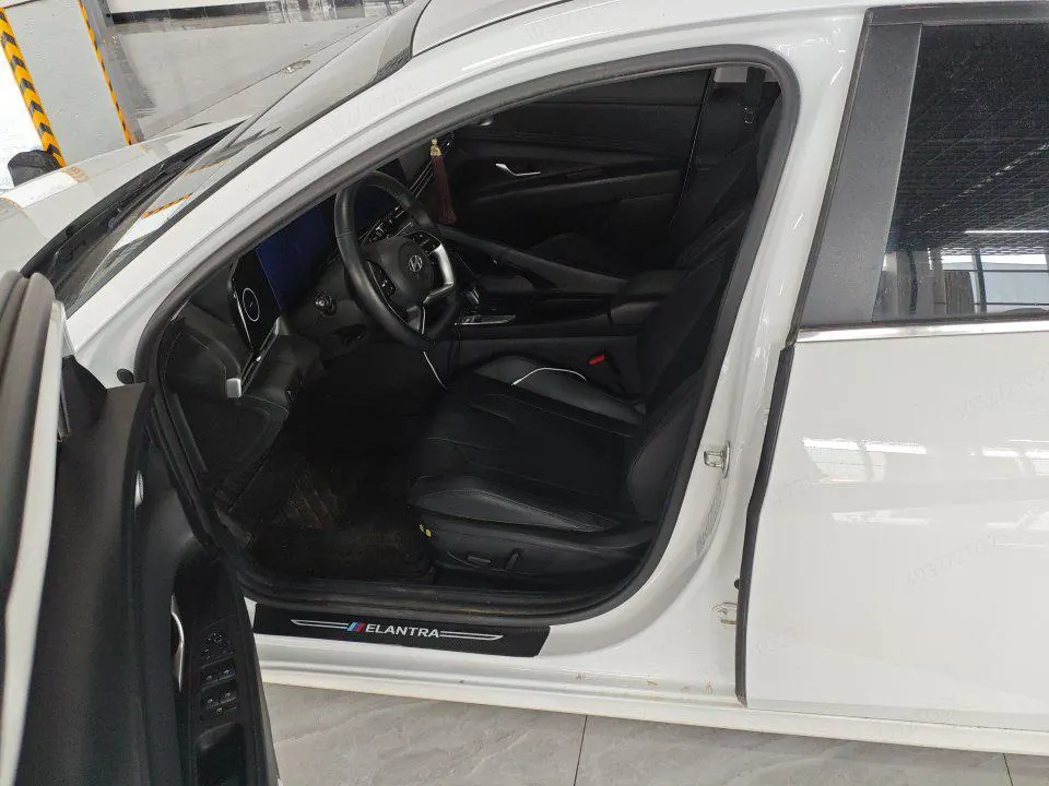 Hyundai 2023 Elantra -3-compartment 1.5 stepless LUX premium automatic gear 2