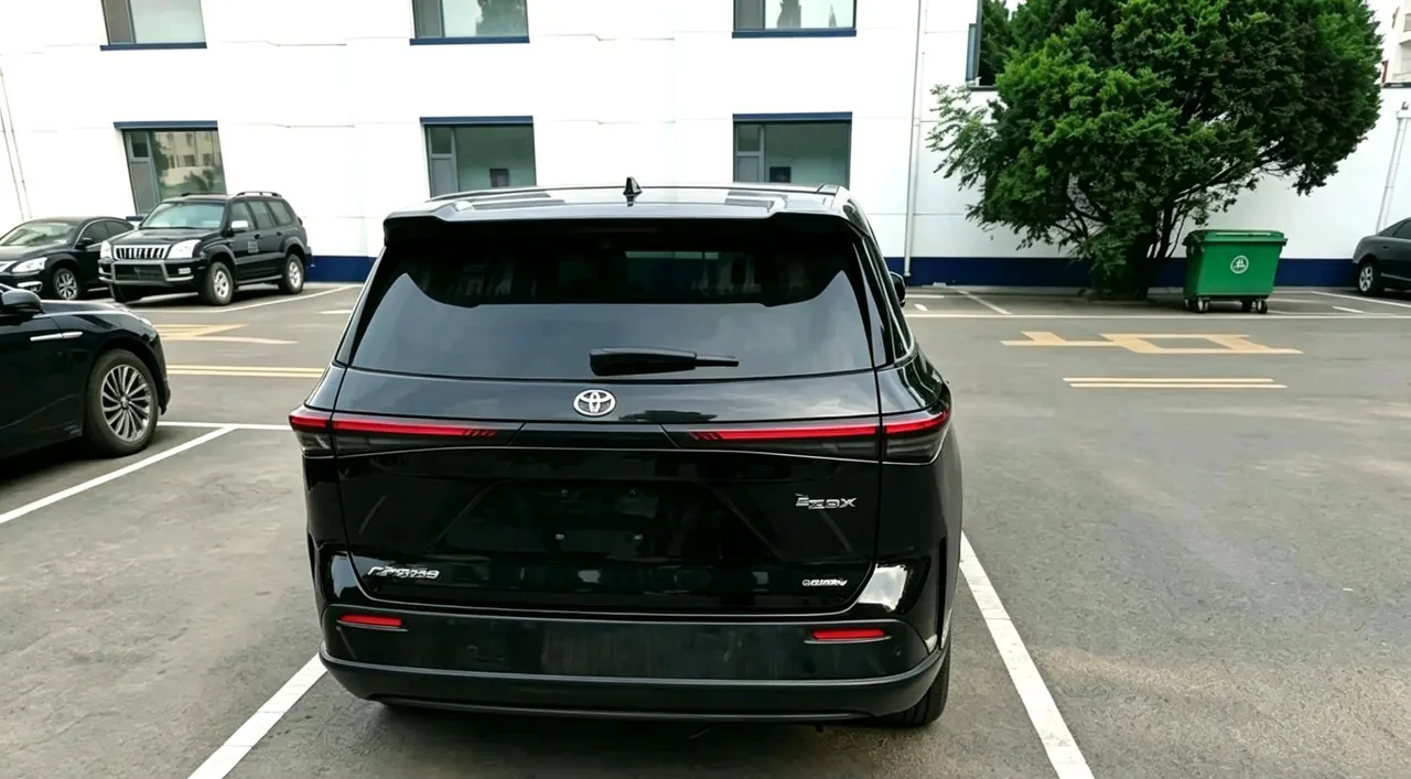 Toyota 2025 Platinum Intelligence 3X 520 Pro Advanced Intelligence Driving Edition Automatic Gear 2