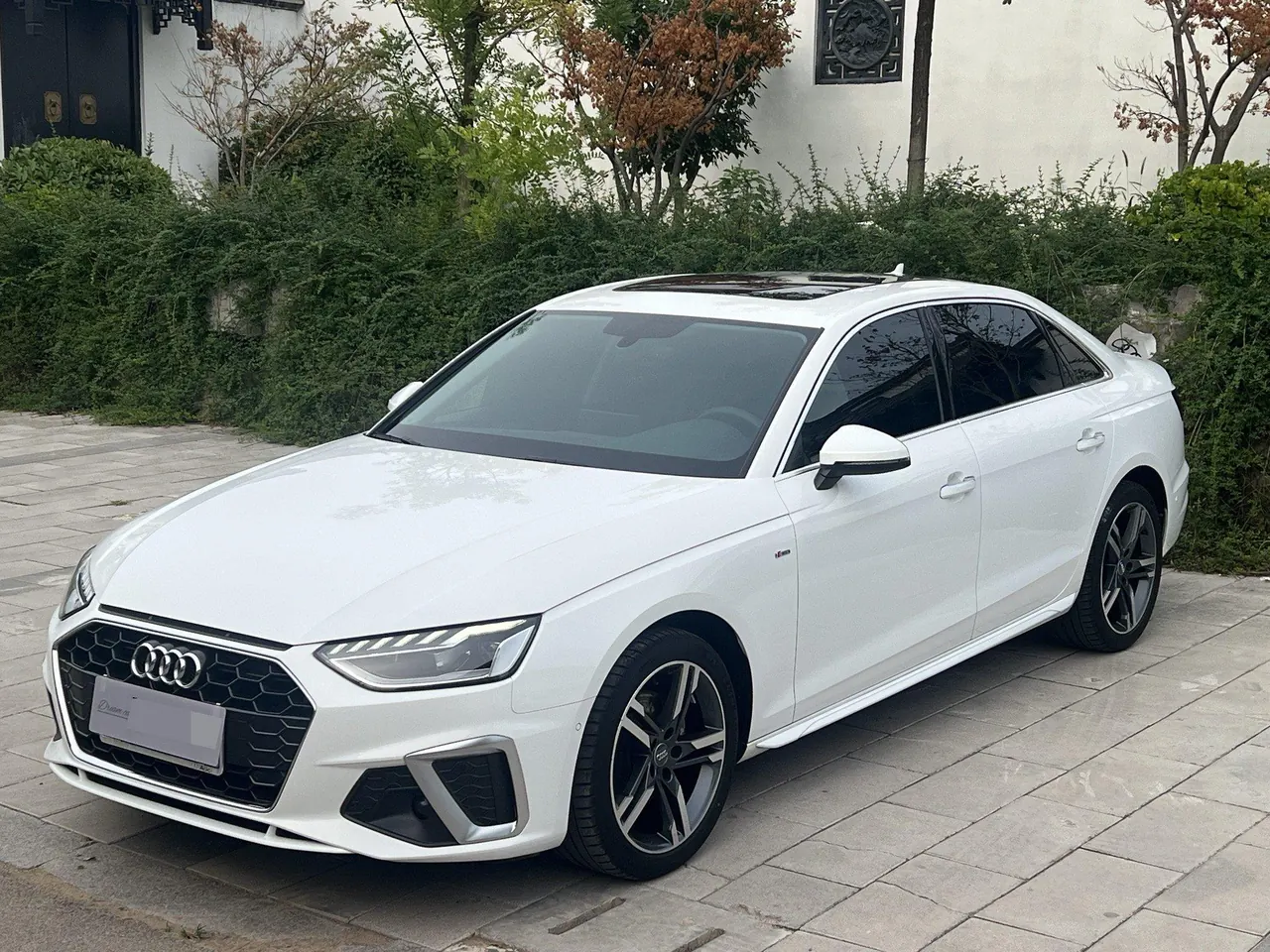 Audi 2020 A4L 2.0TFSI 40TFSI Deluxe Dynamic Automatic - View 1
