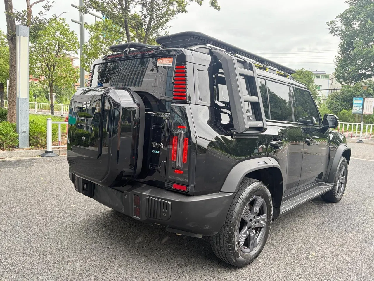 Jetour 2023 Travelers 1.5T Two-Drive Discovery PRO Automatic Gear 10