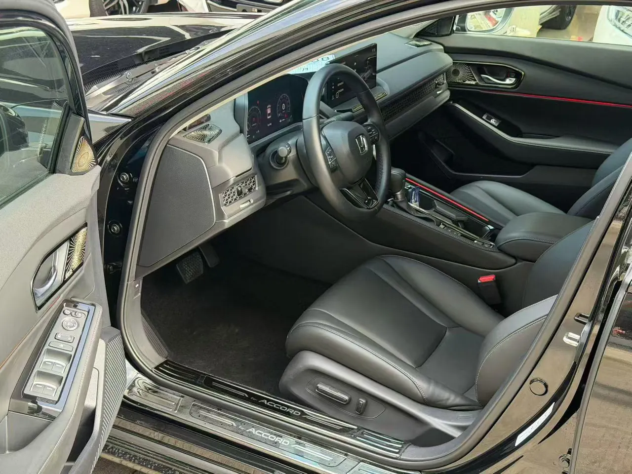 Honda 2025 11th Generation Accord 1.5T Stepless 260TURBO Sports Series Premium Edition Automatic Gear 3