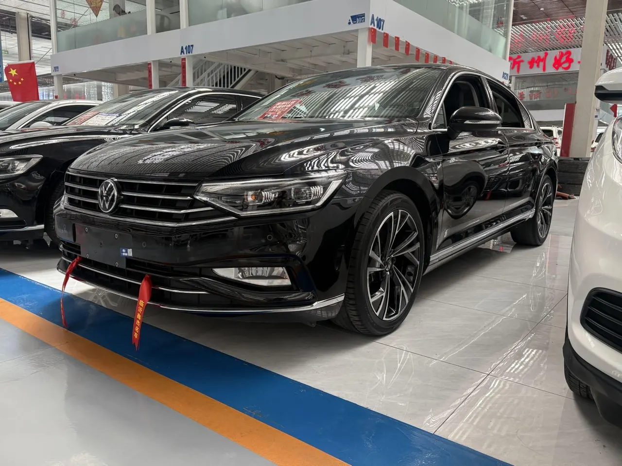 Volkswagen 2020 Magotan 2.0TSI 330TSI luxury automatic transmission - View 1