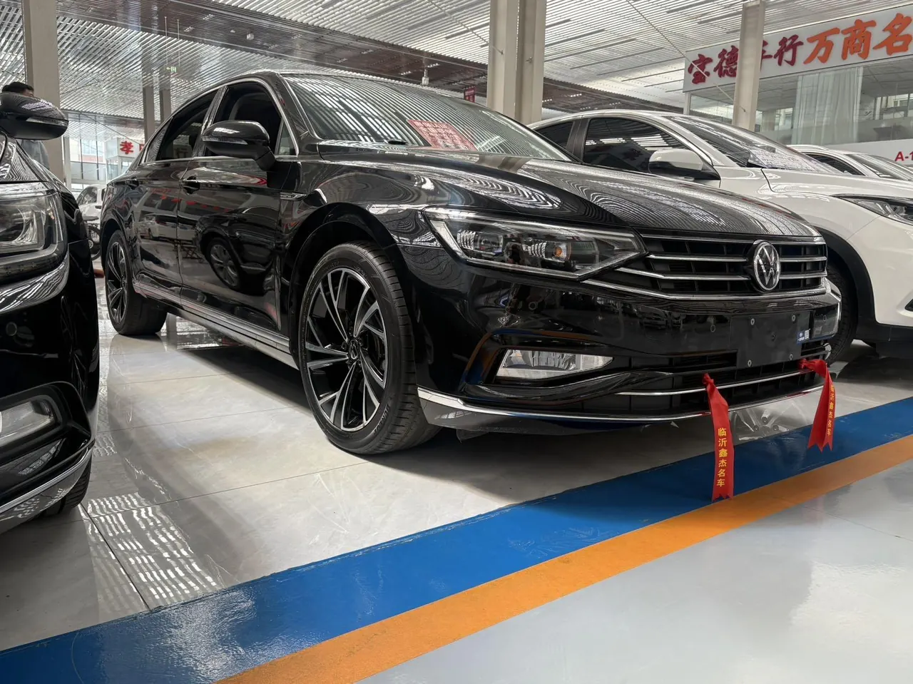 Volkswagen 2020 Magotan 2.0TSI 330TSI luxury automatic transmission 2
