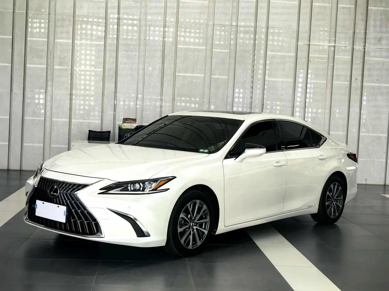 Open image lightbox: Lexus ES (Imported) 2022 ES300h 2.5 Stepless Excellence Edition Automatic Gear