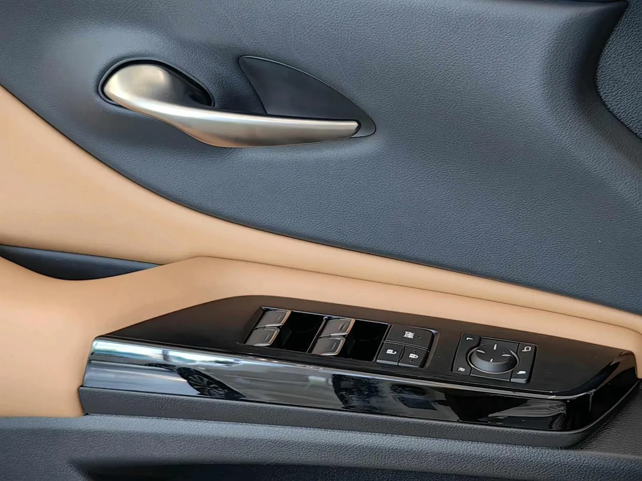 Lexus ES (Imported) 2022 ES300h 2.5 Stepless Excellence Edition Automatic Gear 5