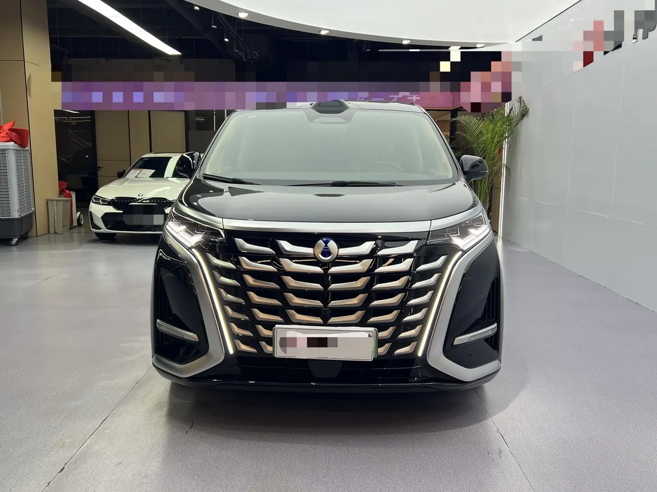 Denza 2025 Denza D9 DM-i 1.5T stepless intelligent driving version 1020 four-wheel drive flagship automatic gear 2