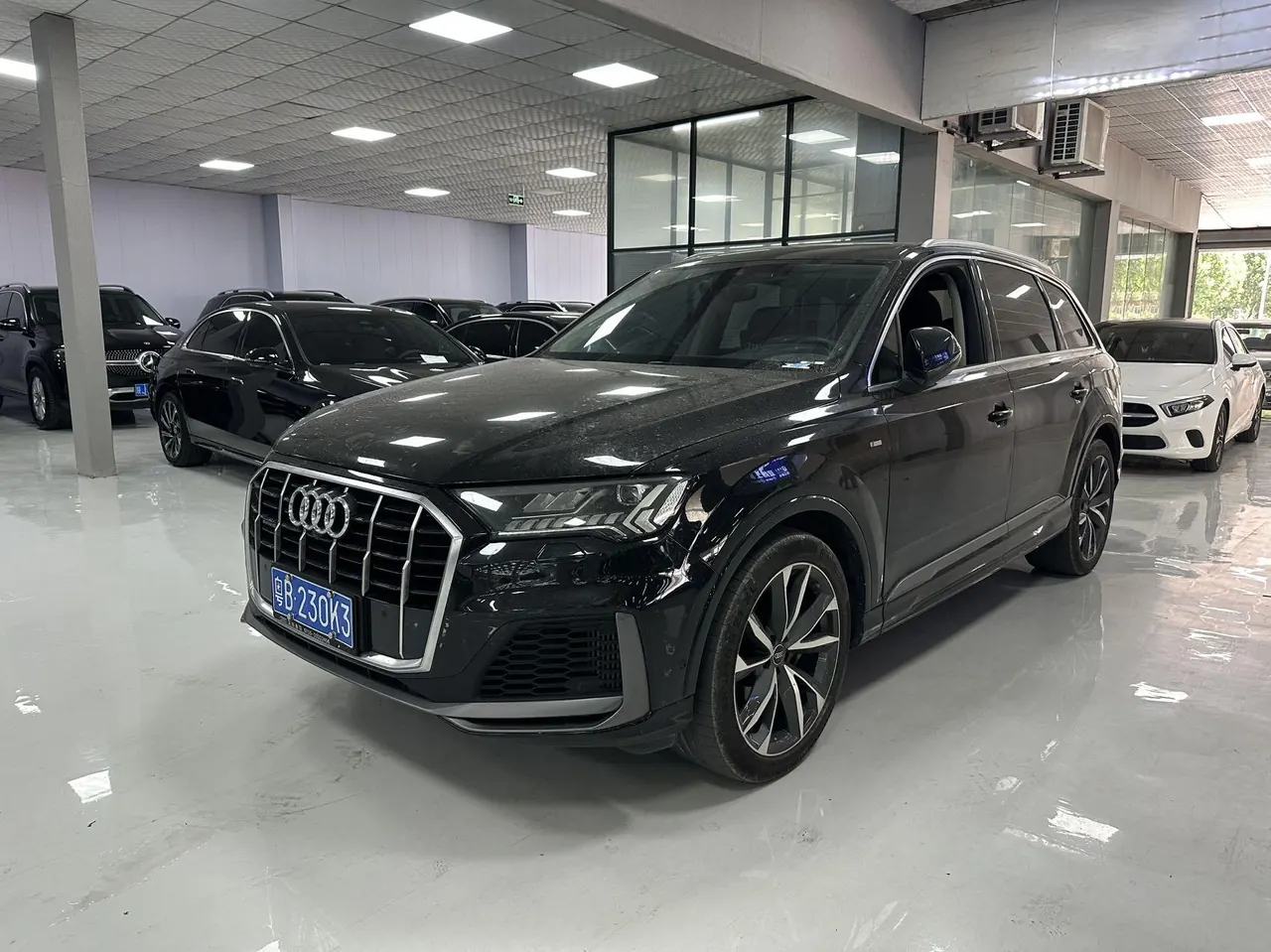 Open image lightbox: Audi Q7 (Imported) 2023 Q7 48V 3.0TFSI 55TFSI Quattro S line Sports Automatic