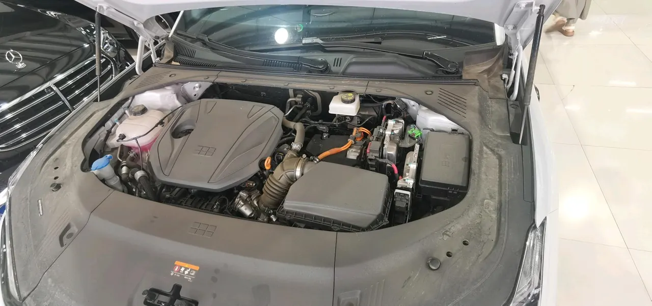 Geely Galaxy 2025 Xingyao 8 EM-i 1.5 130km Premium Edition Automatic Gear 2