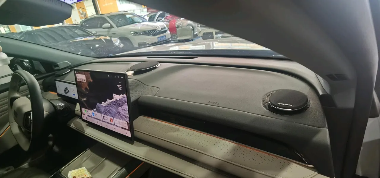 Geely Galaxy 2025 Xingyao 8 EM-i 1.5 130km Premium Edition Automatic Gear 3