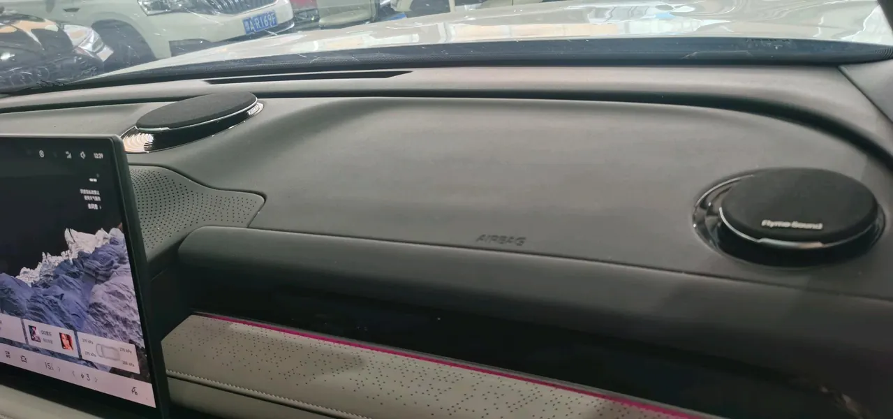 Geely Galaxy 2025 Xingyao 8 EM-i 1.5 130km Premium Edition Automatic Gear 4