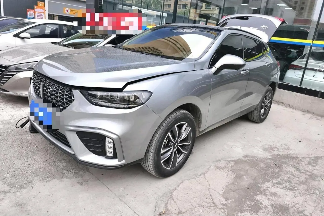 Открыть галерею: WEY 2020 VV5 1.5T Two-Drive Yan Pioneer Automatic Gear