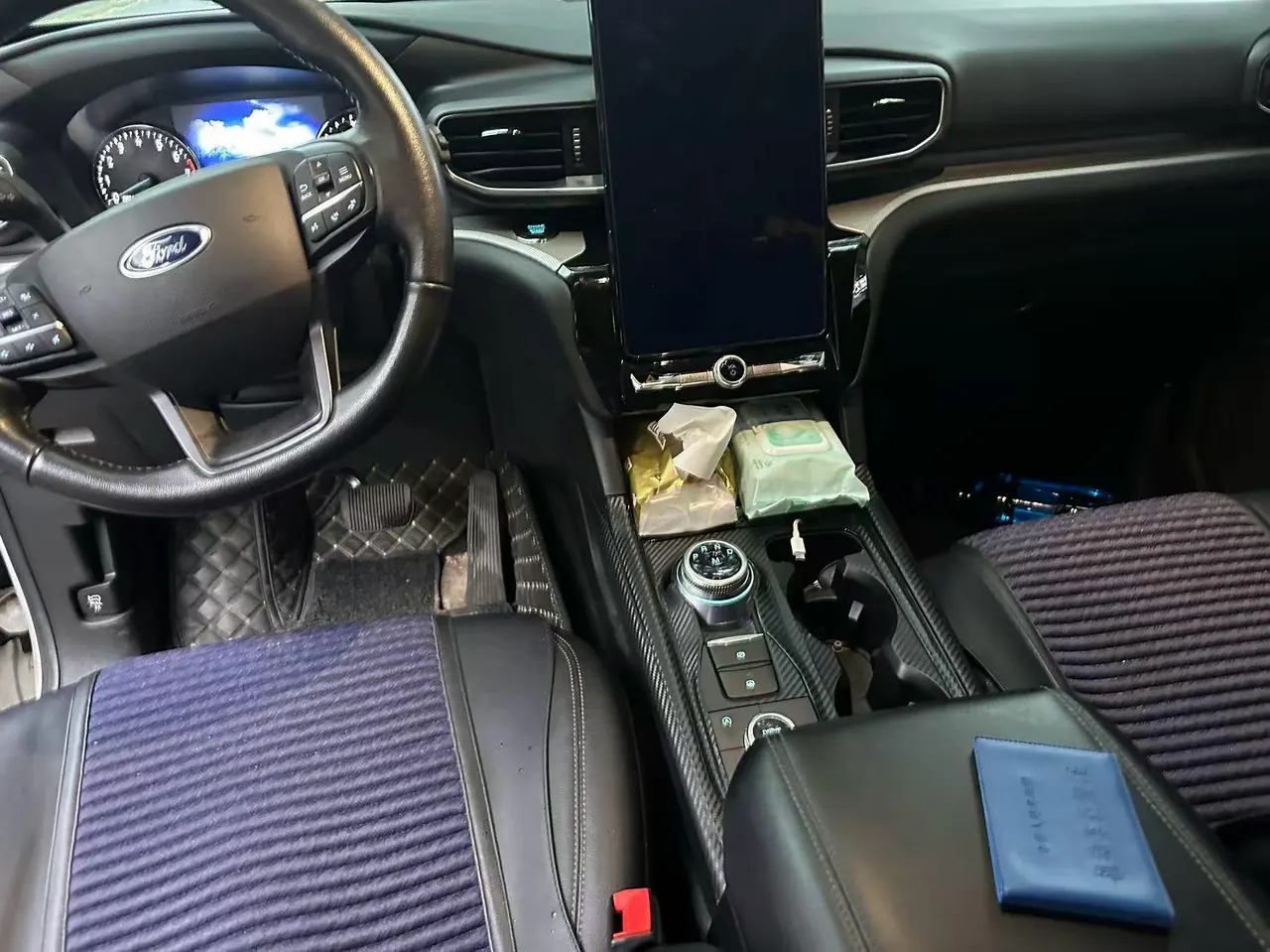 Ford 2020 Explorer 2.3T EcoBoost 285 Four-wheel Drive Fashion Edition 6-seat Automatic Gear 6