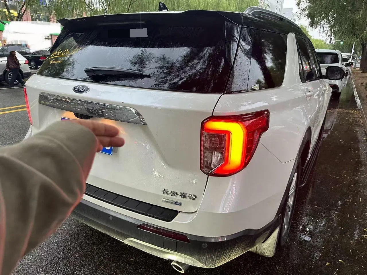 Ford 2020 Explorer 2.3T EcoBoost 285 Four-wheel Drive Fashion Edition 6-seat Automatic Gear 9