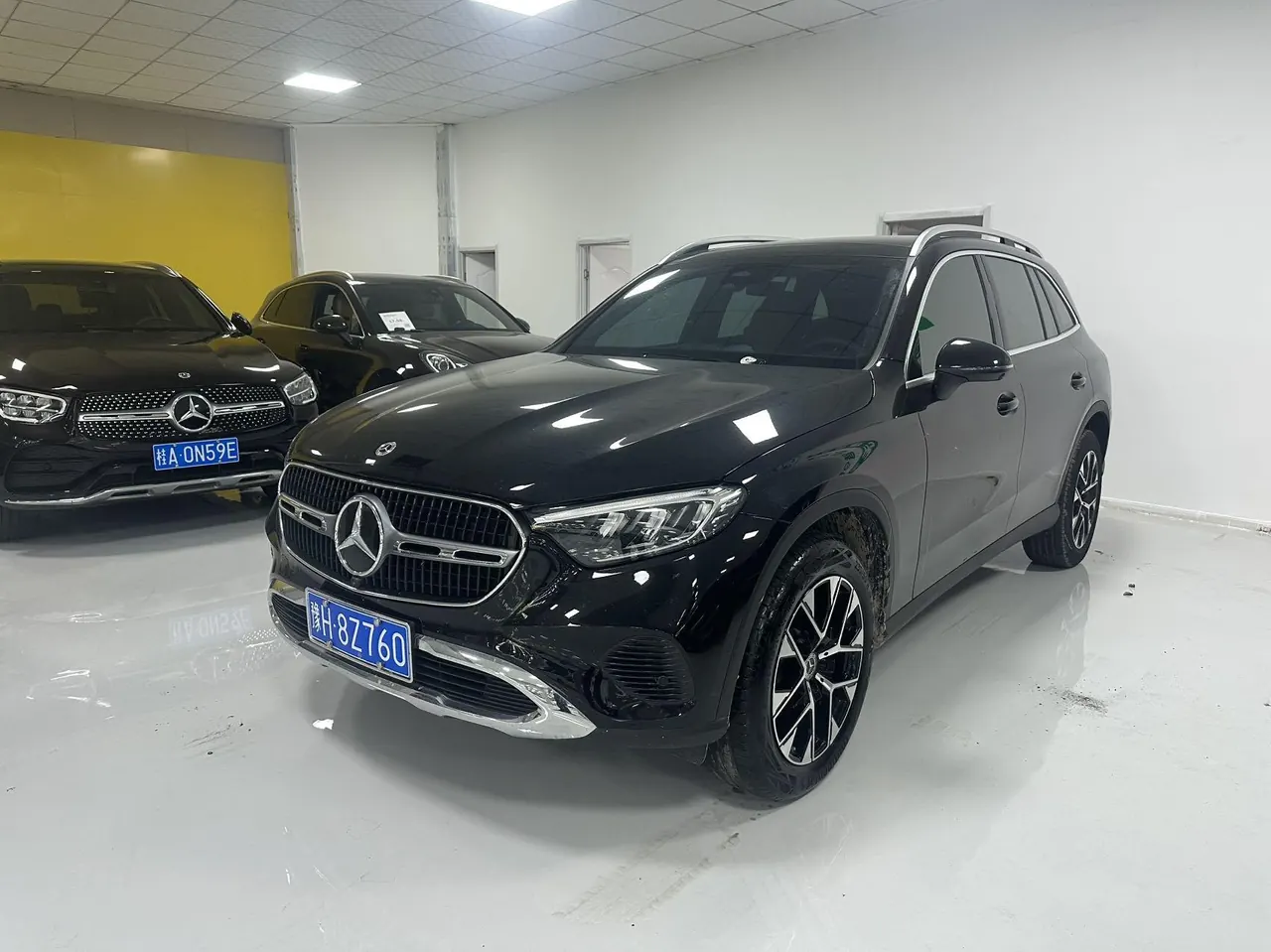 Mercedes Benz 2025 GLC 260 L 4MATIC 48V 2.0T Dynamic 5-seat Automatic Gear - View 1